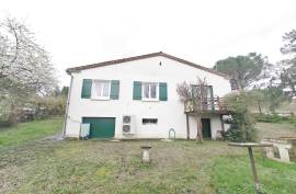 Detached Country Villa with Swimming Pool