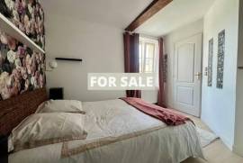 Charming Town House in Historic Location