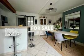 Charming Town House in Historic Location