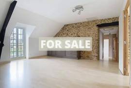 Detached Country House with Outbuildings