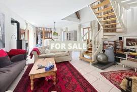 Detached Country House in Bucolic Rural Setting