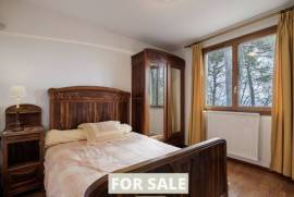 Detached Country House with Mature Gardens