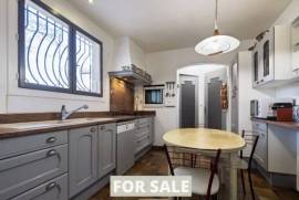 Detached Country House with Mature Gardens