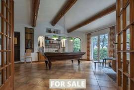 Detached Country House with Mature Gardens