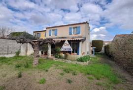 Detached House with Garden, Lovely Family Home