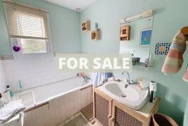 Detached Country House with Landscaped Garden