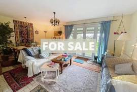 Detached Country House with Landscaped Garden