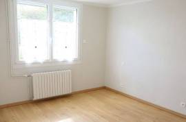 Detached Country House with Landscaped Garden