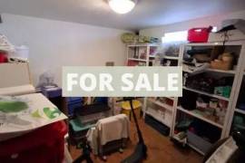 Town House with Garden in Good Order