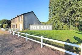 Detached Country House with Outbuildings and Open Views
