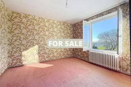 Detached Country House with Outbuildings and Open Views