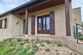 Single Storey Villa With Garden