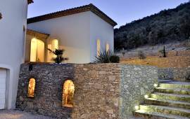 Superb High-end Single Storey Villa And Independent Guest Cottage