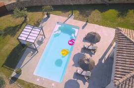 Superb High-end Single Storey Villa And Independent Guest Cottage