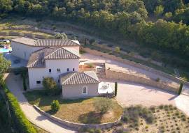 Superb High-end Single Storey Villa And Independent Guest Cottage