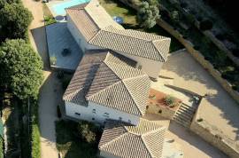 Superb High-end Single Storey Villa And Independent Guest Cottage