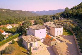 Superb High-end Single Storey Villa And Independent Guest Cottage