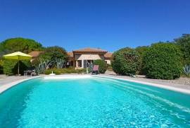 Charming Single Storey Villa With Swimming Pool