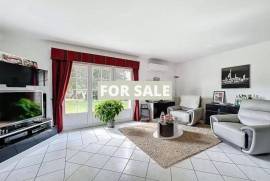 Detached Country House with Landscaped Garden