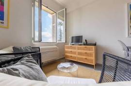 Lovely Apartment with Open View