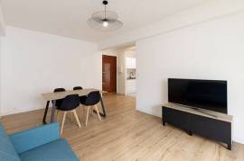 Apartment in Building with Concierge