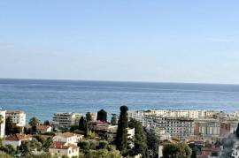 Apartment with Balconies and Sea View