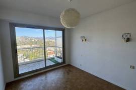 Apartment with Balconies and Sea View