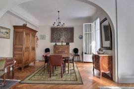 Beautiful Apartment in Heart of Town