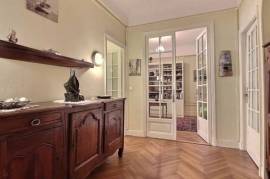 Beautiful Apartment in Heart of Town