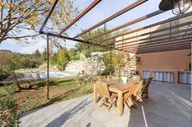 Stunning Detached House with Swimming Pool Stunning Detached House with Swimming Pool