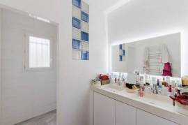 Stunning Detached House with Swimming Pool Stunning Detached House with Swimming Pool