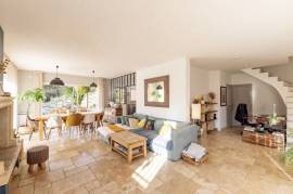 Stunning Detached House with Swimming Pool Stunning Detached House with Swimming Pool