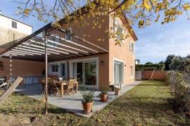 Stunning Detached House with Swimming Pool Stunning Detached House with Swimming Pool