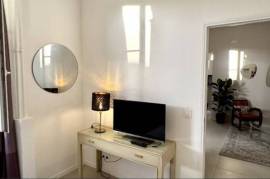 Lovely Apartment in Delightful Building