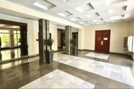 Lovely Apartment in Delightful Building