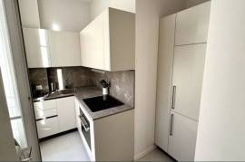 Lovely Apartment in Delightful Building