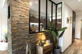 Beautiful Apartment with Outside Space