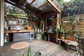 Beautiful Apartment with Outside Space