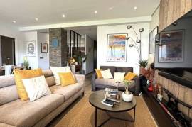 Beautiful Apartment with Outside Space