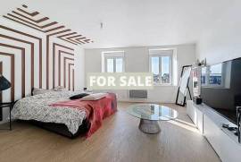 Town House in Good Order in Coastal Resort