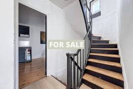 Town House in Good Order in Coastal Resort