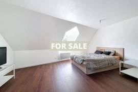 Town House in Good Order in Coastal Resort