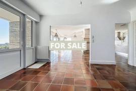 Detached Villa with Swimming Pool and Sea View