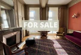 Town House with Delightful Interiors