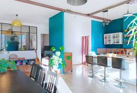 Beautiful Two Bedroom Apartment