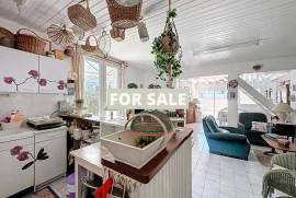 Detached House 50m from the Beech