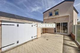 Detached House 50m from the Beech