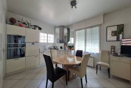 Villa With Garden, Swimming Pool And Independent Studio