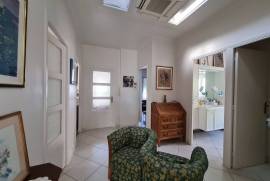 Villa With Garden, Swimming Pool And Independent Studio