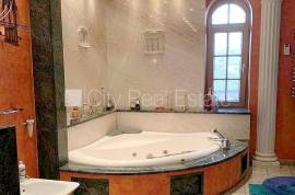 Detached house for rent in Riga, 400.00m2
